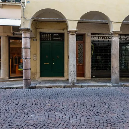 Piazza Delle Erbe *